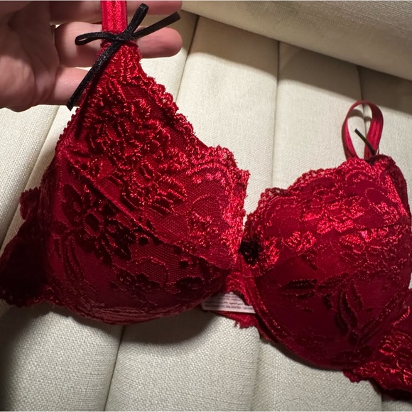La vie en rose red lace bra size 36C - Picture 2 of 5